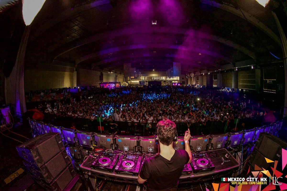 CHASER behind the decks at Life in Color